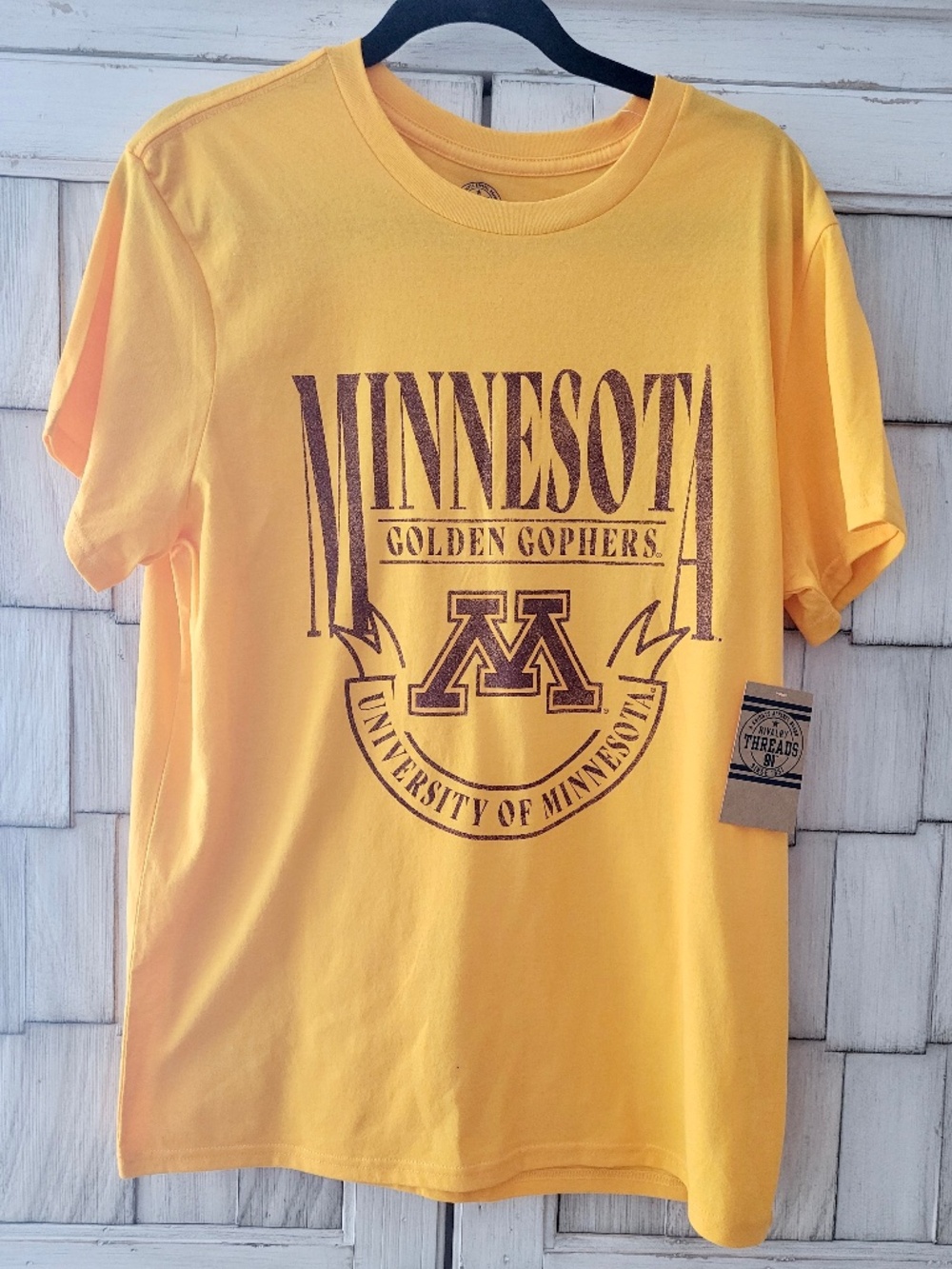 NCAA Minnesota Golden Gophers Men's Team Color Tee Shirt Size Large 42/44